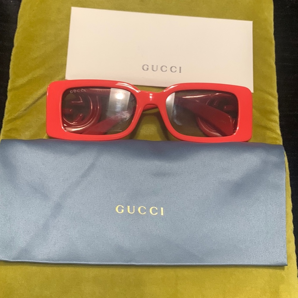 Women Gucci sunglasses